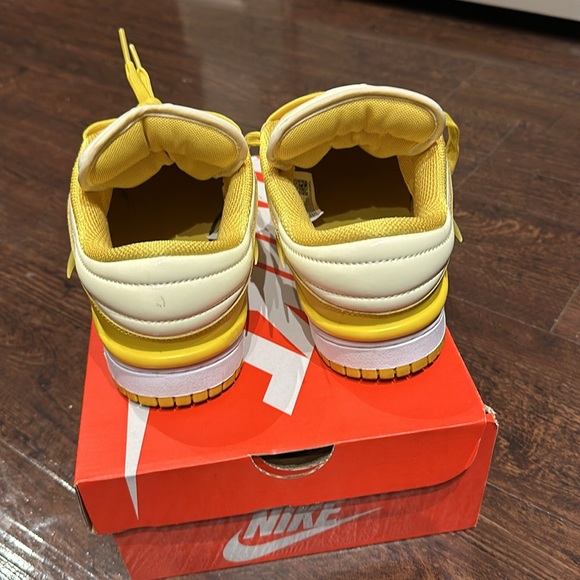 NIKE DUNK - Picture 3 of 3